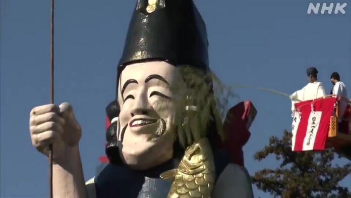 Susu-harai en la estatua de Ebisu del Santuario Ōsaki Ebisu